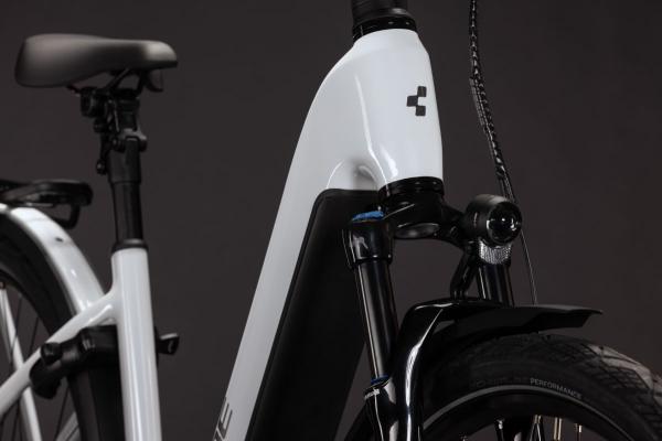 Cube Kathmandu Hybrid Deluxe Pro 800 metallicwhite'n'chrome Gr&ouml;&szlig;e: Easy Entry 46 cm Produktbild 5