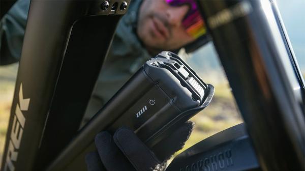 Trek Powerfly+ 8 EU S 27.5 Crimson/Dark Carmine Produktbild 1